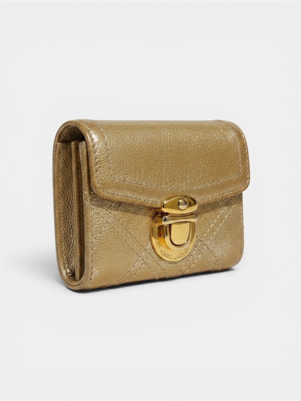 Marc Jacobs Y2K Quilted Push-Lock Compact Wallet – Metallic Gold